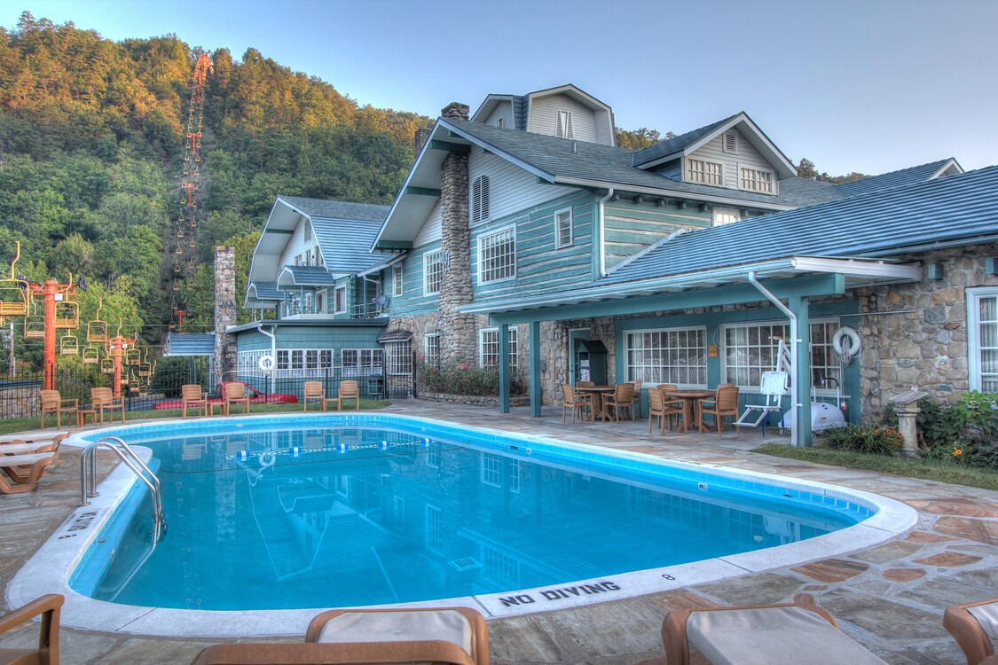 The Historic Gatlinburg Inn